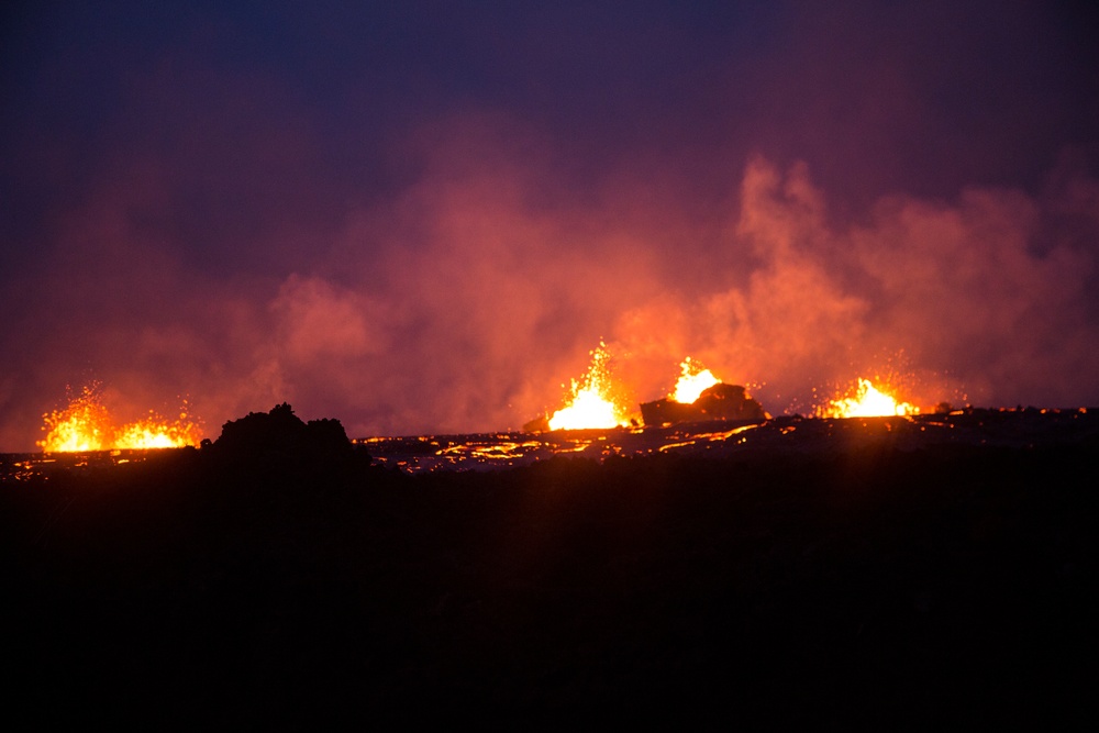 Lava and toxic gas fill the Pahoa landscape