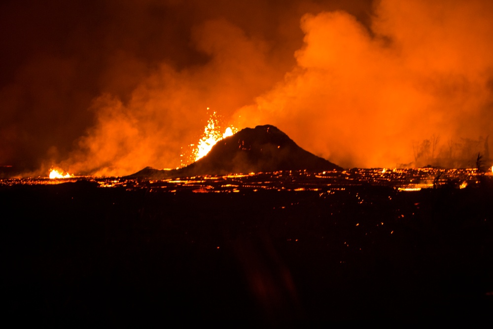 Lava and toxic gas fill the Pahoa landscape