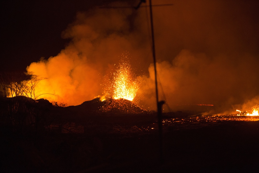 Lava and toxic gas fill the Pahoa landscape