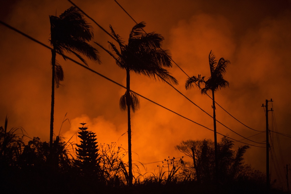 Lava and toxic gas fill the Pahoa landscape