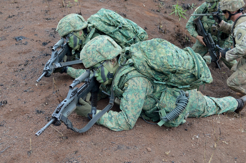 US, Singapore troops continue Tiger Balm 18 live fire exercise