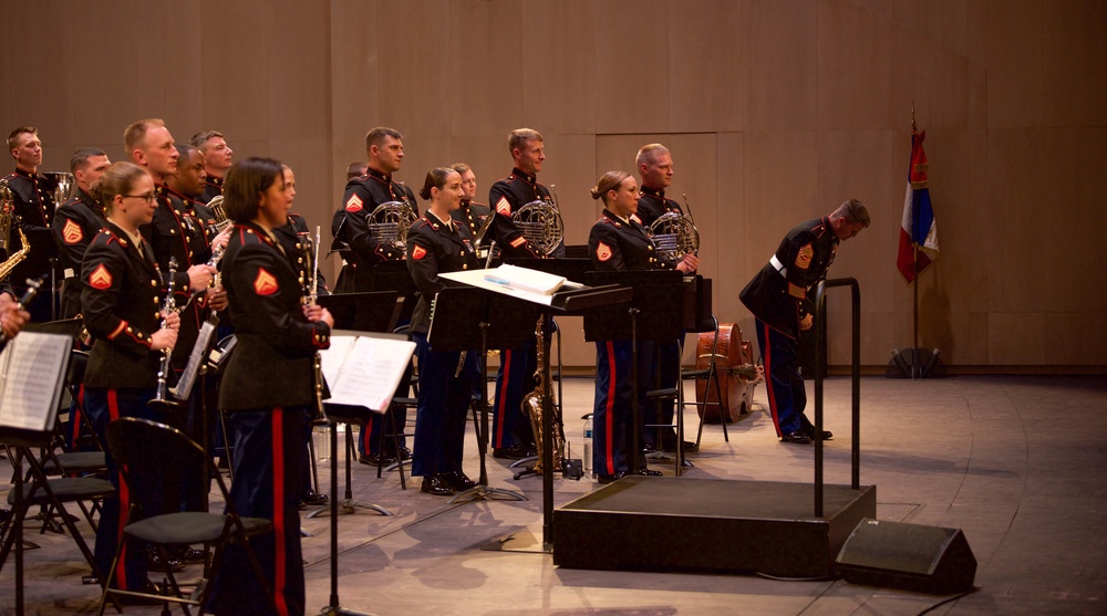 2nd Marine Division plays "Concert Hall de Soissons"