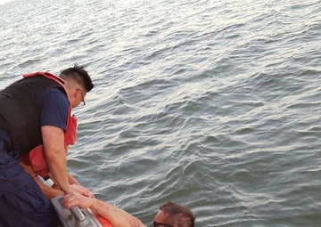 Coast Guard rescues 3 from water in Delaware Bay