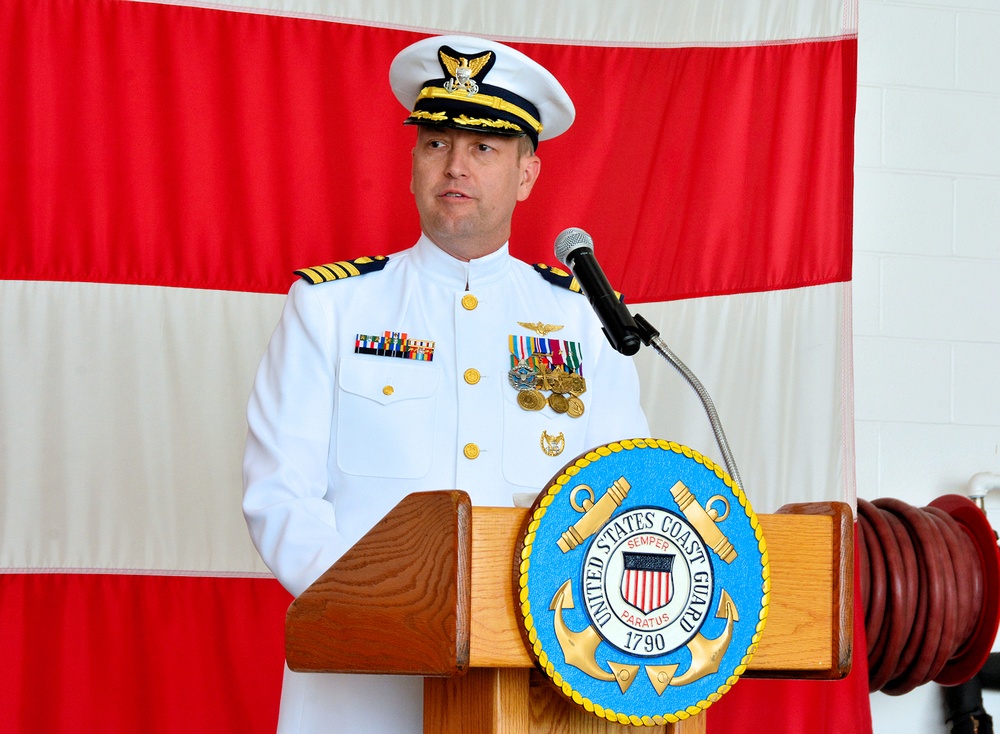 Coast Guard Air Station Cape Cod welcomes new commander