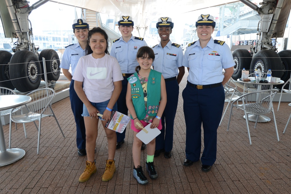 Servicewomen, Girl Scouts celebrate Fleet Week New York 2018