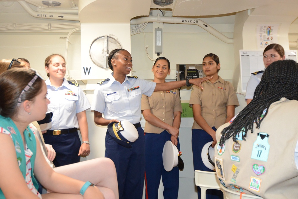 Servicewomen, Girl Scouts celebrate Fleet Week New York 2018