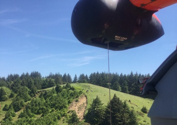 Coast Guard hoists injured hiker off beach north of Lincoln City, Ore.