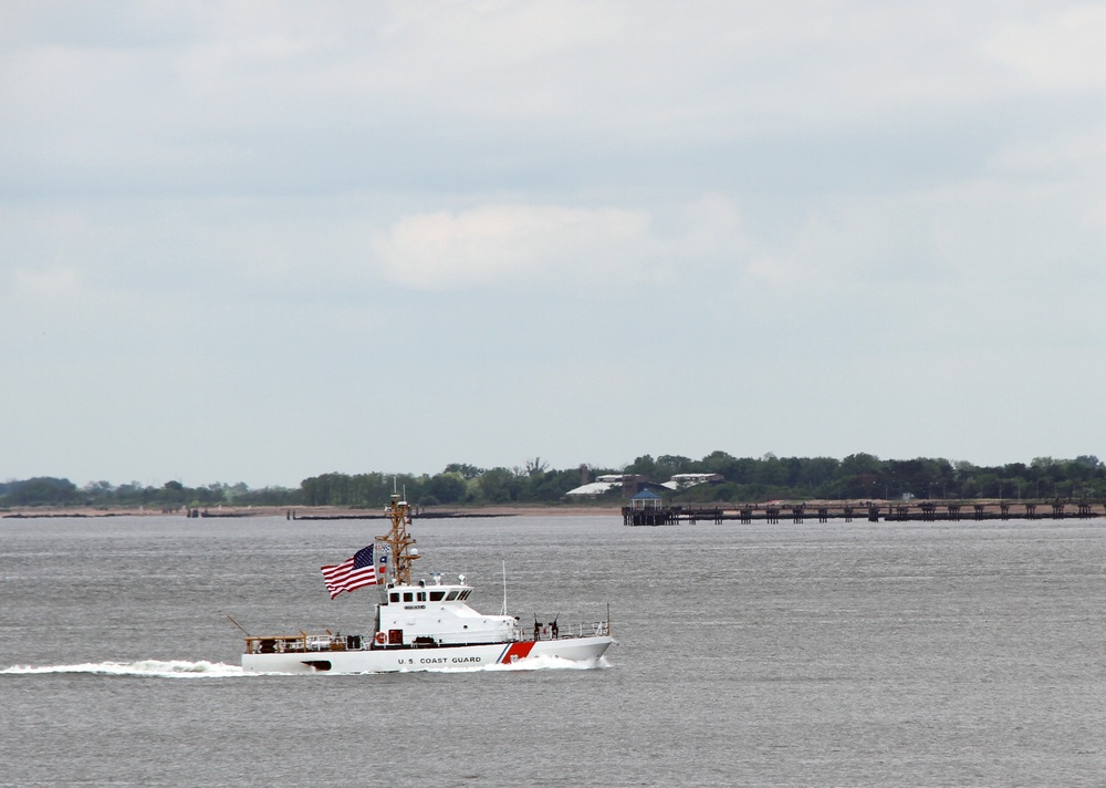 U.S. Coast Guard Cutter Shrike leads New York City's Fleet Week 2018 Parade of Ships