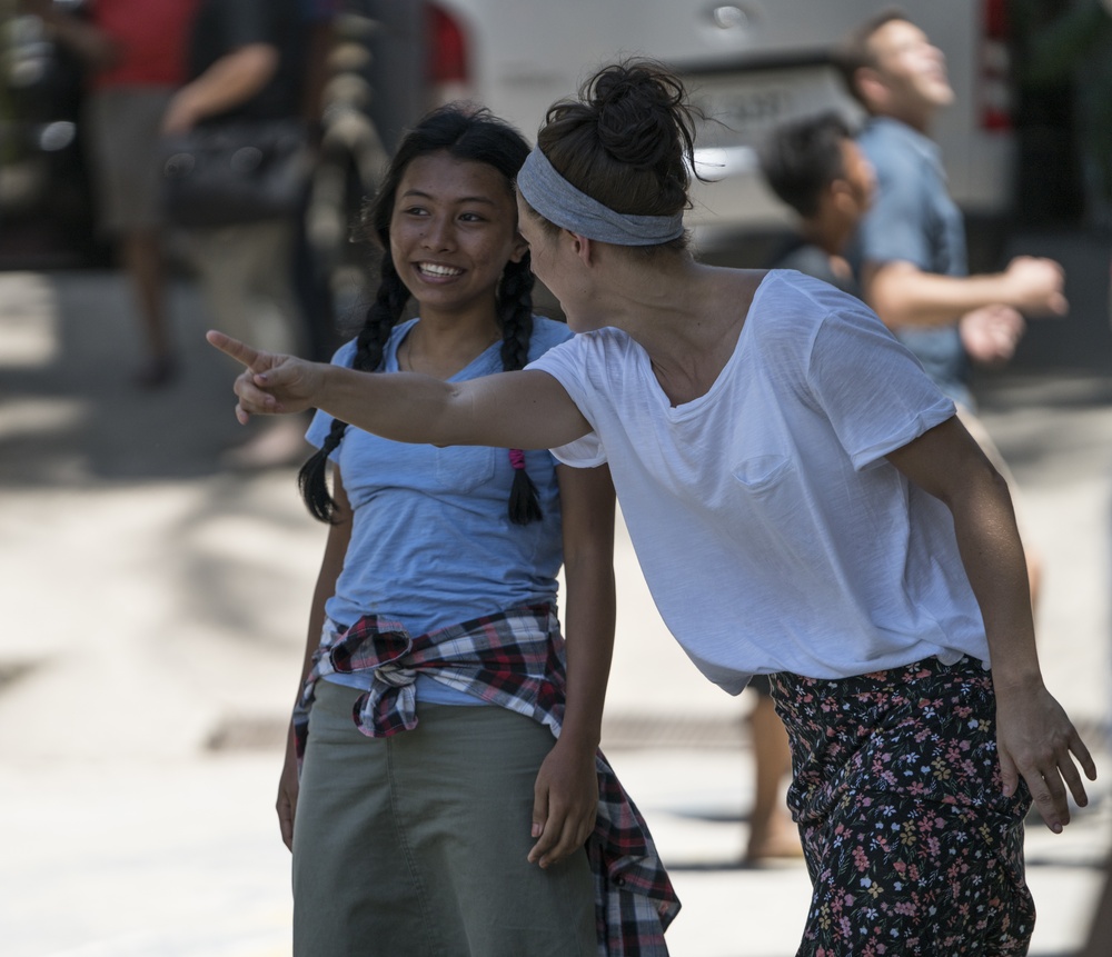 Airmen bring charity to local Philippine children’s home