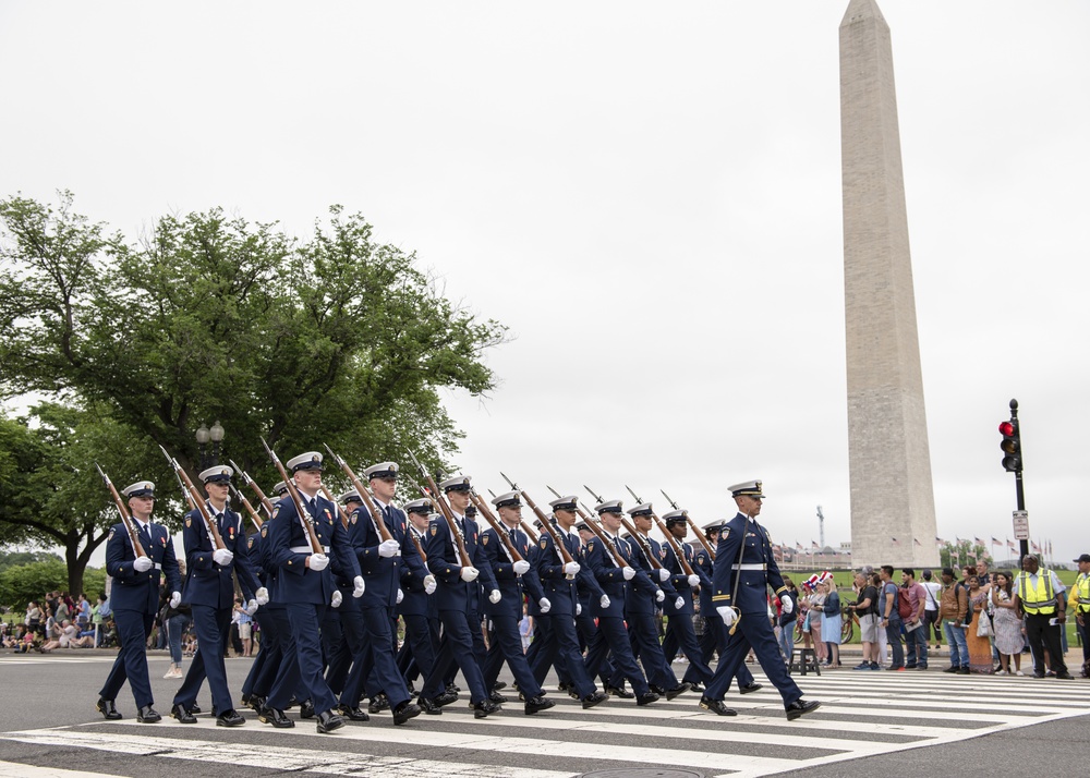 DVIDS Images Coast Guard marches in D.C. Memorial Day Parade [Image