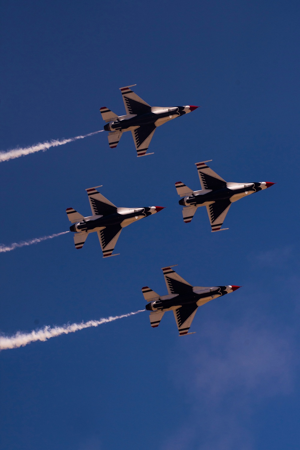 Thunderbirds practice for 2018 Cannon Air Show, Space and Tech Fest