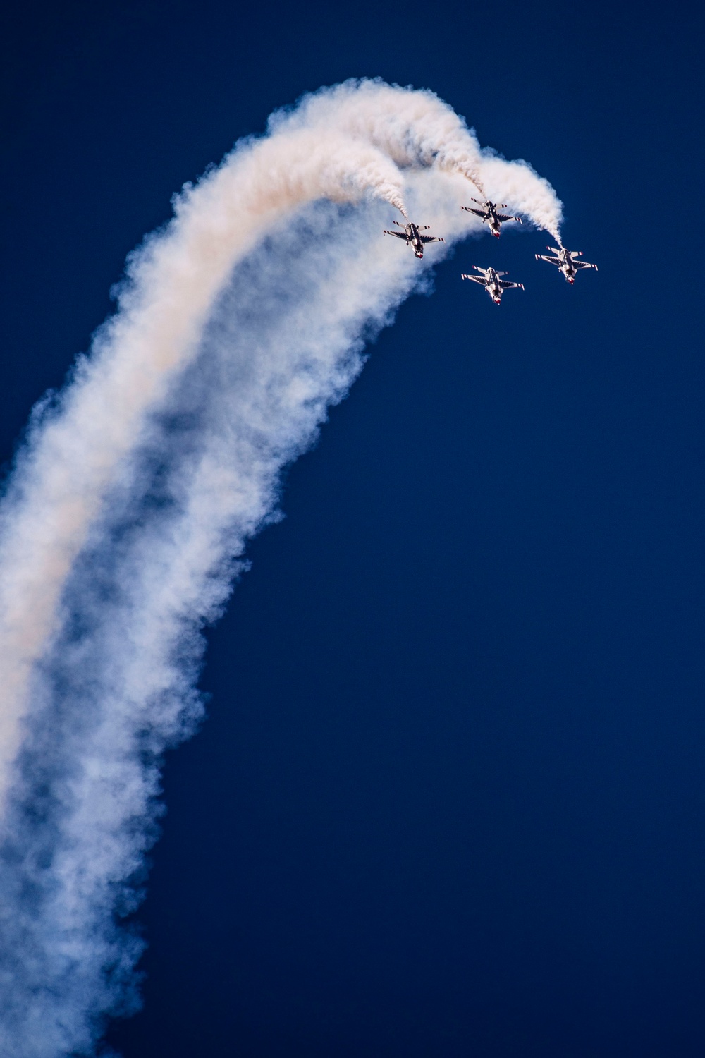 Thunderbirds practice for 2018 Cannon Air Show, Space and Tech Fest