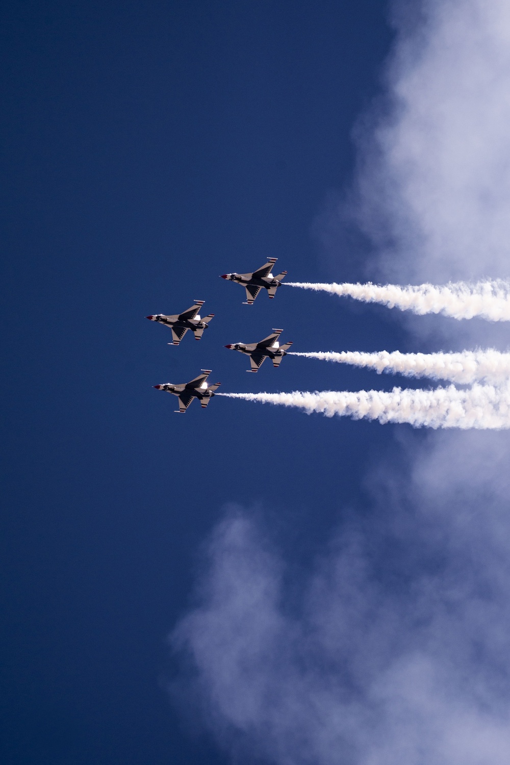 Thunderbirds practice for 2018 Cannon Air Show, Space and Tech Fest