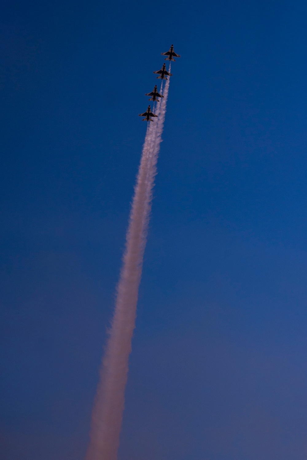 Thunderbirds practice for 2018 Cannon Air Show, Space and Tech Fest