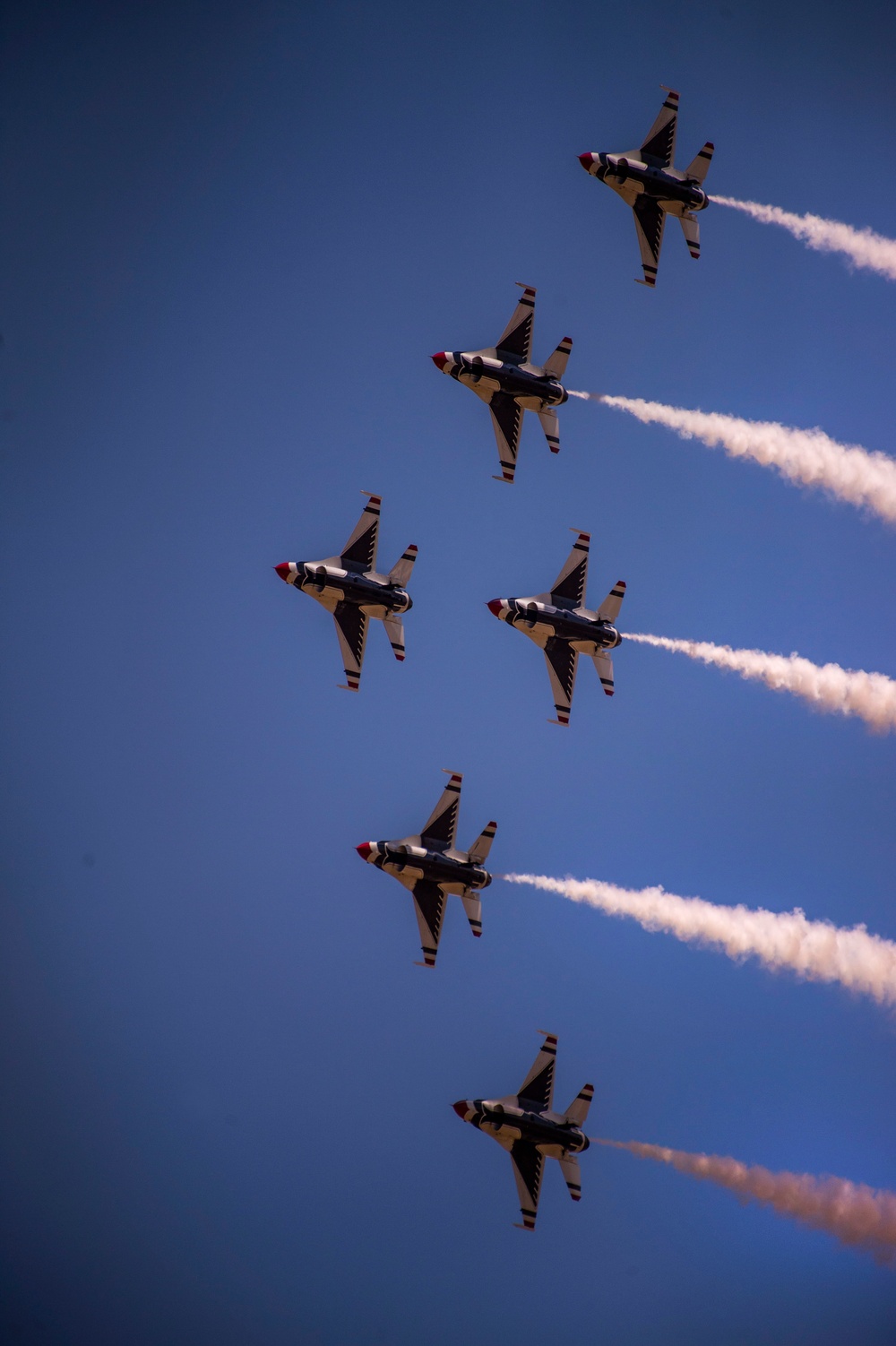 Thunderbirds practice for 2018 Cannon Air Show, Space and Tech Fest