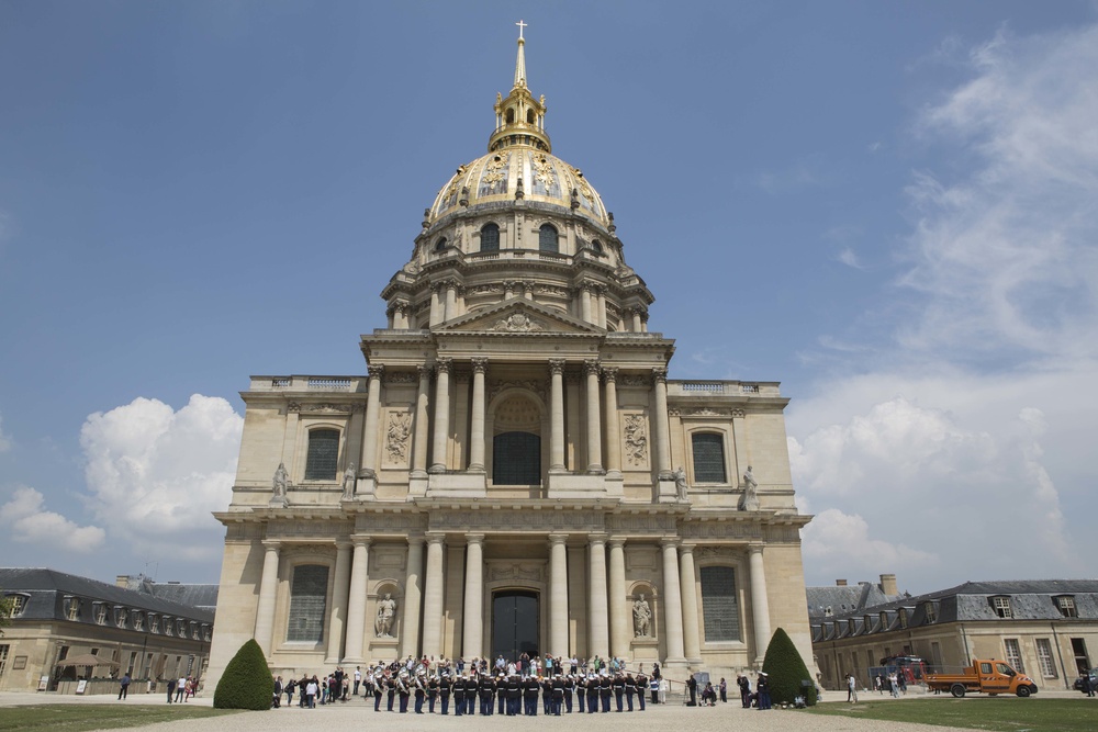 2d Marine Division Band performs at Les Invalides, May 22, 2018