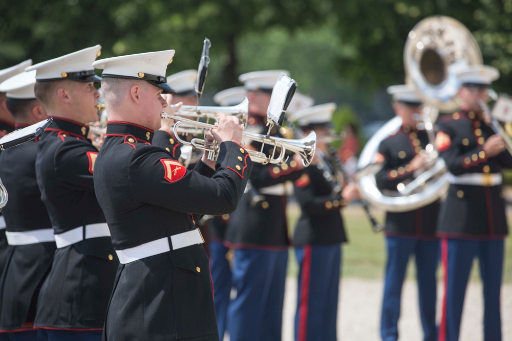 2d Marine Division Band performs at Les Invalides, May 22, 2018