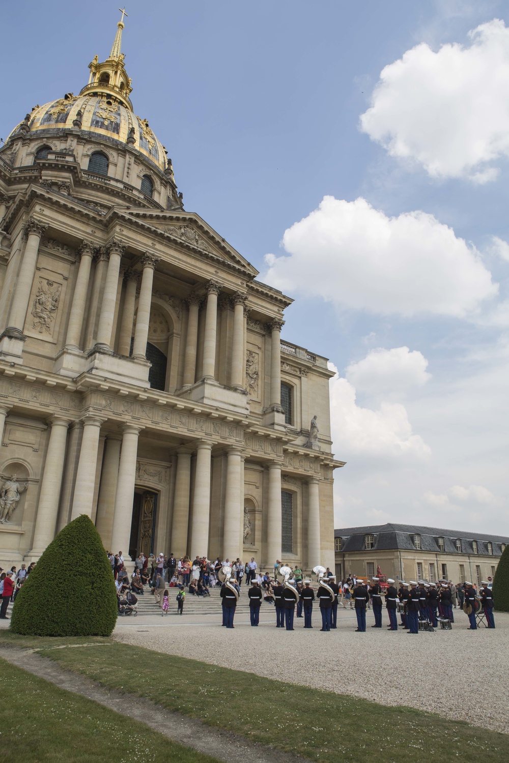 2d Marine Division Band performs at Les Invalides, May 22, 2018