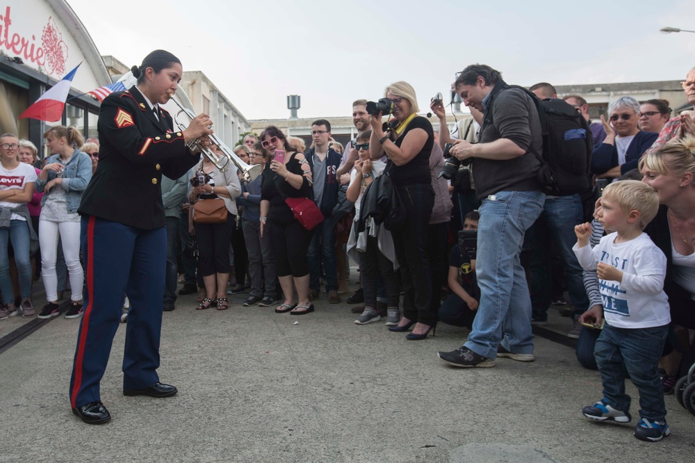 2d Marine Division Band performs at Chateau-Thierry, May 23, 2018