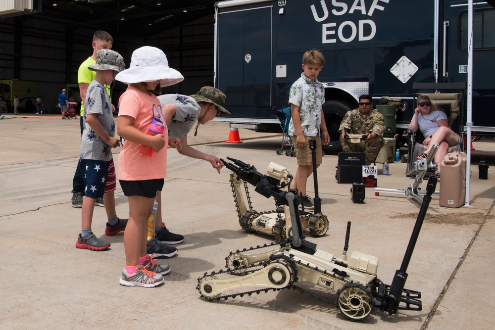 Cannon Airshow Rocks Memorial Day Weekend