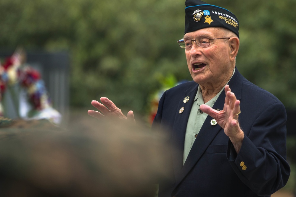 Retired CWO4 Hershel &quot;Woody&quot; Williams visits 62 Area Memorial Garden