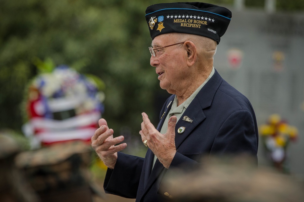 Retired CWO4 Hershel &quot;Woody&quot; Williams visits 62 Area Memorial Garden