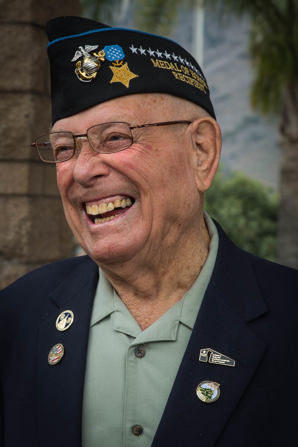 Retired CWO4 Hershel &quot;Woody&quot; Williams visits 62 Area Memorial Garden