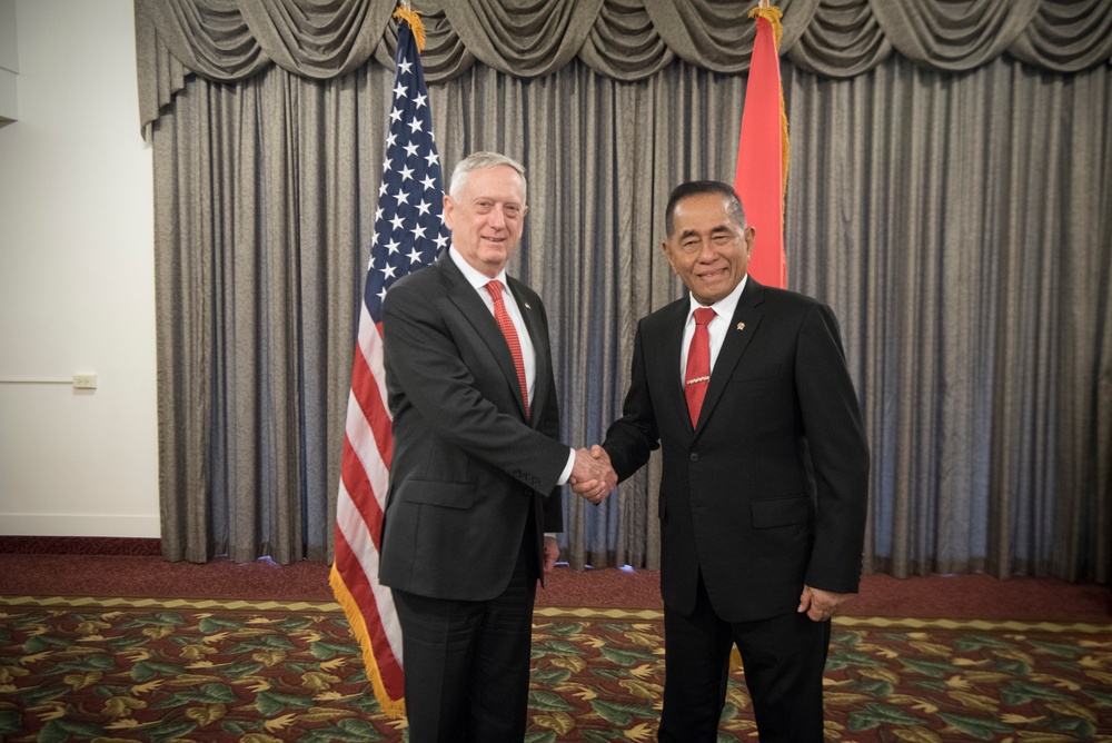 SD meets with Indonesia Minister Ryamizard Ryacuda