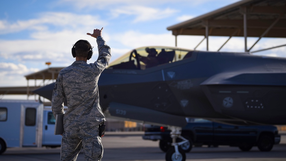 F-35 pilots to conduct first Stanley Cup Final flyover