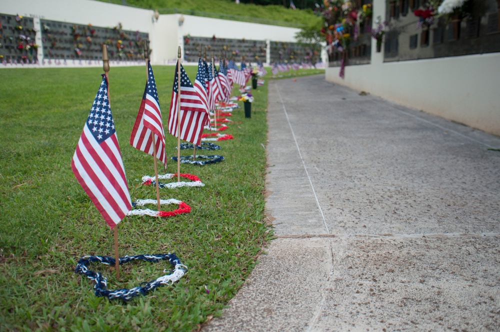 Hawaii governor hosts Memorial Day ceremony