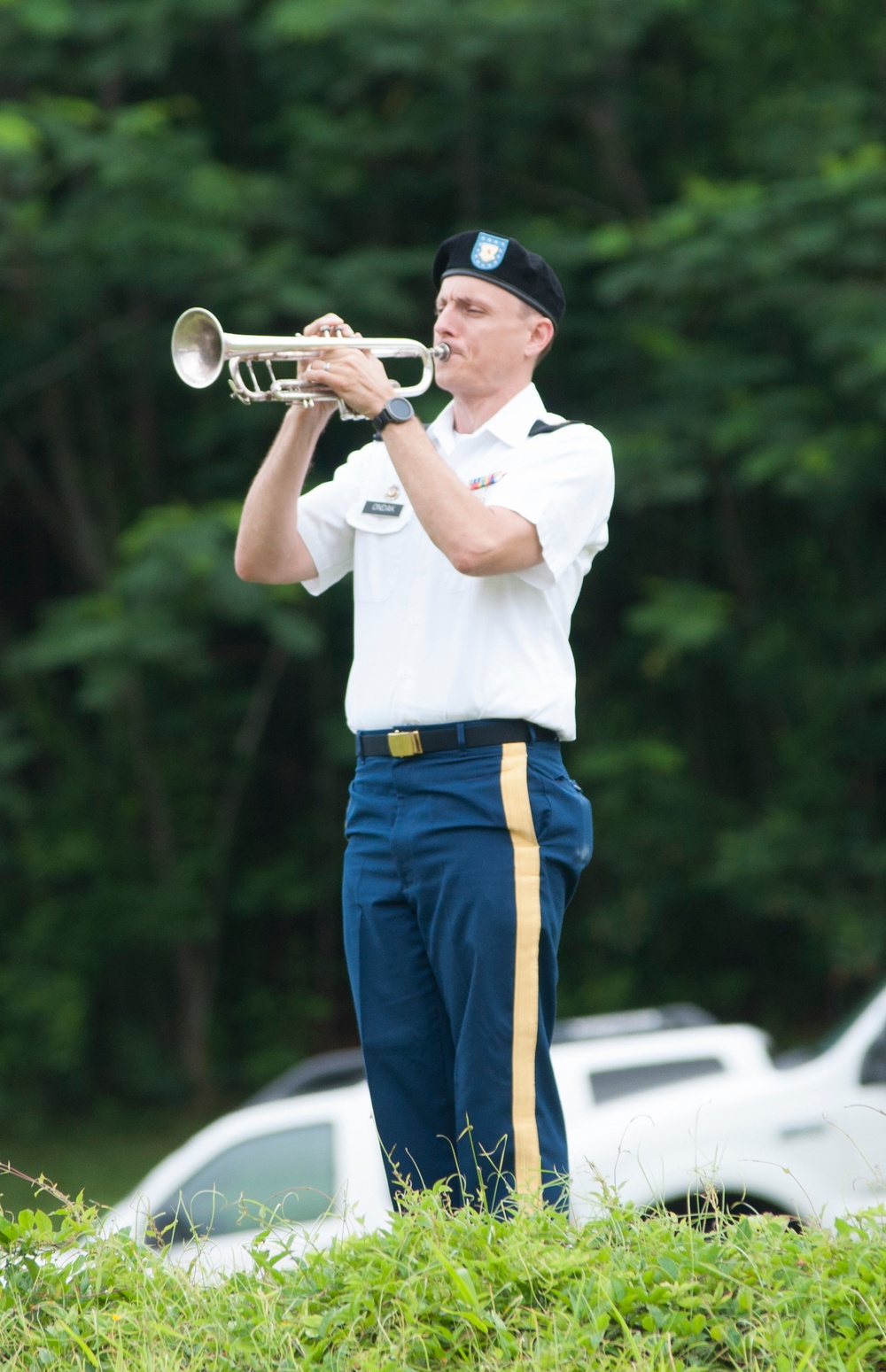 Hawaii governor hosts Memorial Day ceremony