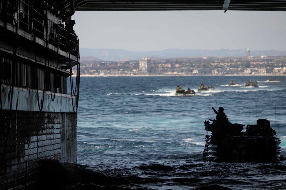 AAVs depart Camp Pendleton and Combat Cargo prepares for the onload