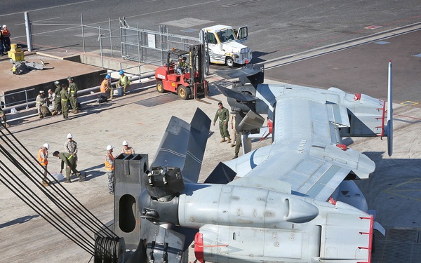 Marines' MV-22 Osprey tilrotor aircraft arrive in the Top End