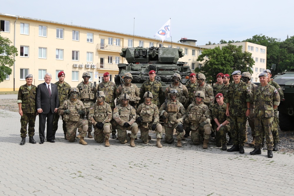 2CR displays new 30mm Stryker in Czechia