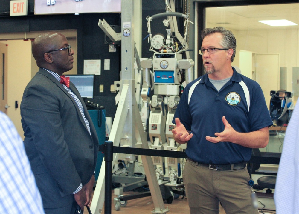 U. S. Naval and Army Research Laboratories Foster Collaboration through Lab Visit