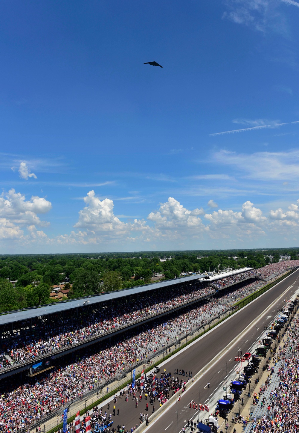 B-2 wows crowds at Indy 500