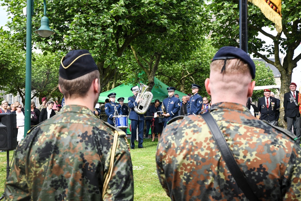 DVIDS - Images - Sainte-Mere-Eglise Airborne Monument Ceremony [Image 3 ...