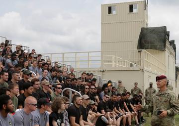Army recruits experience Airborne Review