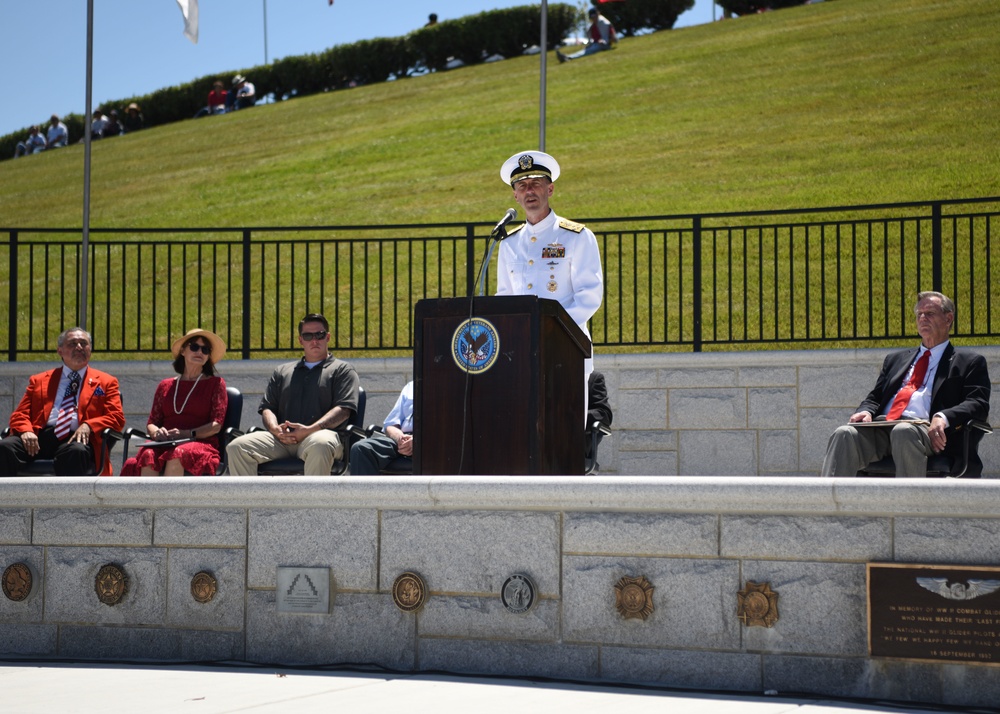 Chief of Naval Operations Visits Sailors in Silicon Valley