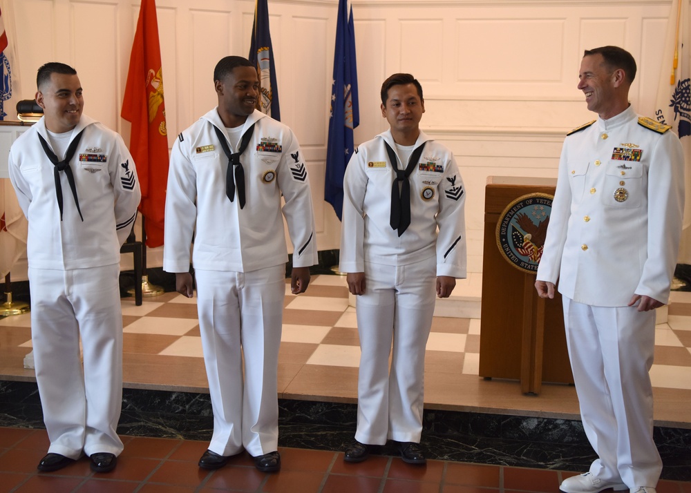 Chief of Naval Operations Visits Sailors in Silicon Valley