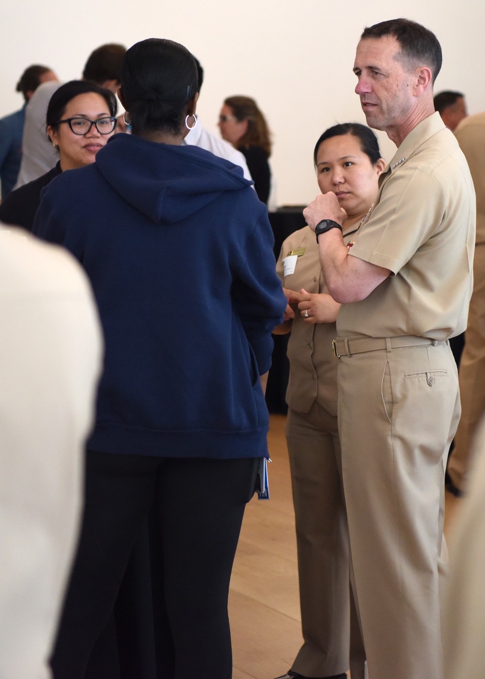 Chief of Naval Operations Visits Sailors in Silicon Valley