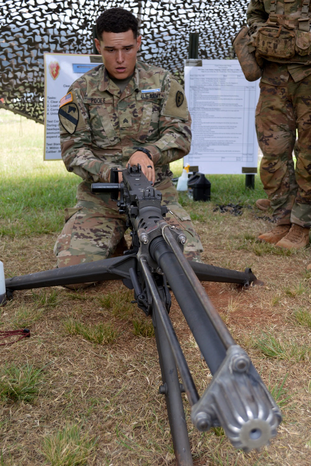 ‘Tropic Lightning’ Soldiers train up on weapons for EIB