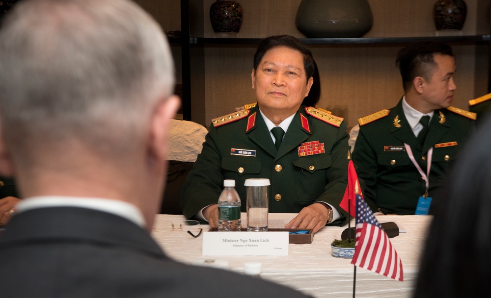 SD meets with Vietnamese Minister Lich