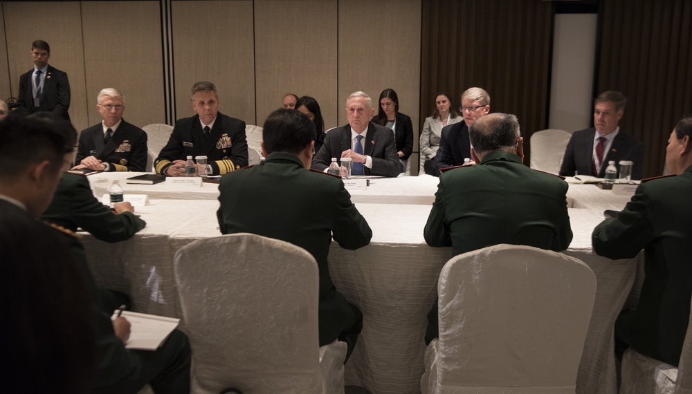 SD meets with Vietnamese Minister Lich