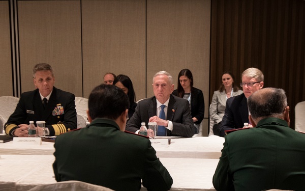 SD meets with Vietnamese Minister Lich