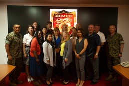 III MEF commanding general shows appreciation to family readiness officers