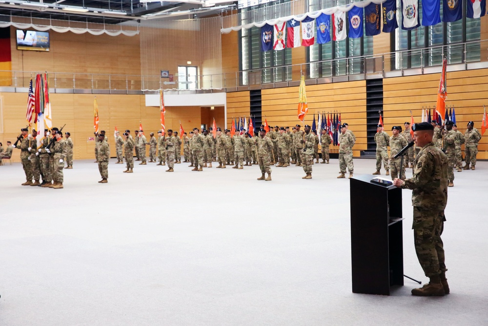 Worthington relinquishes command of 2nd Theater Signal Brigade