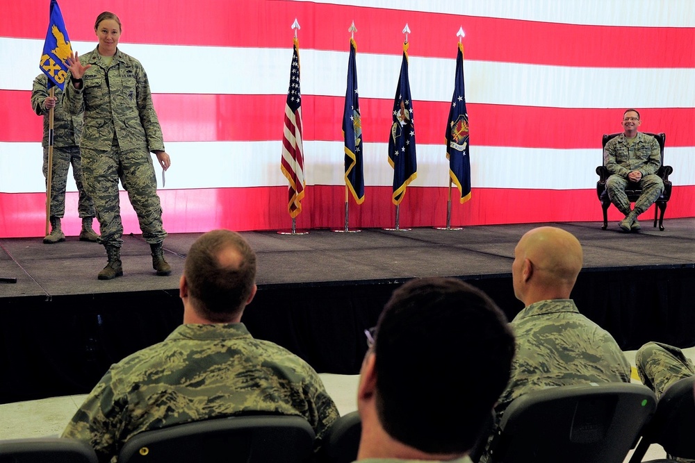 302nd MXS welcomes new commander