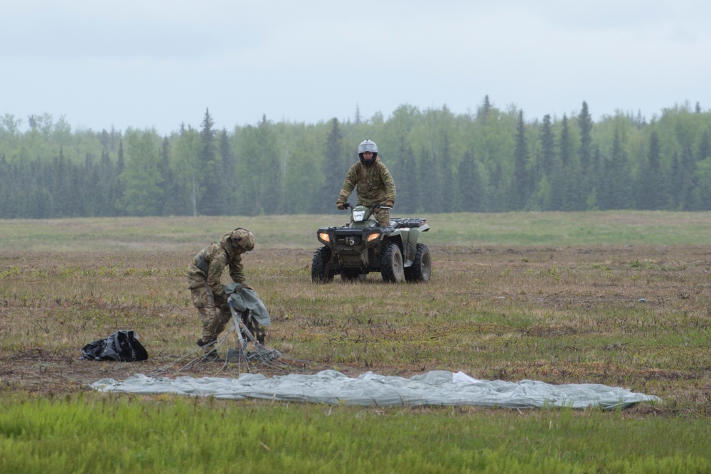 Airmen, Soldiers and Guardsmen conduct airborne training at JBER