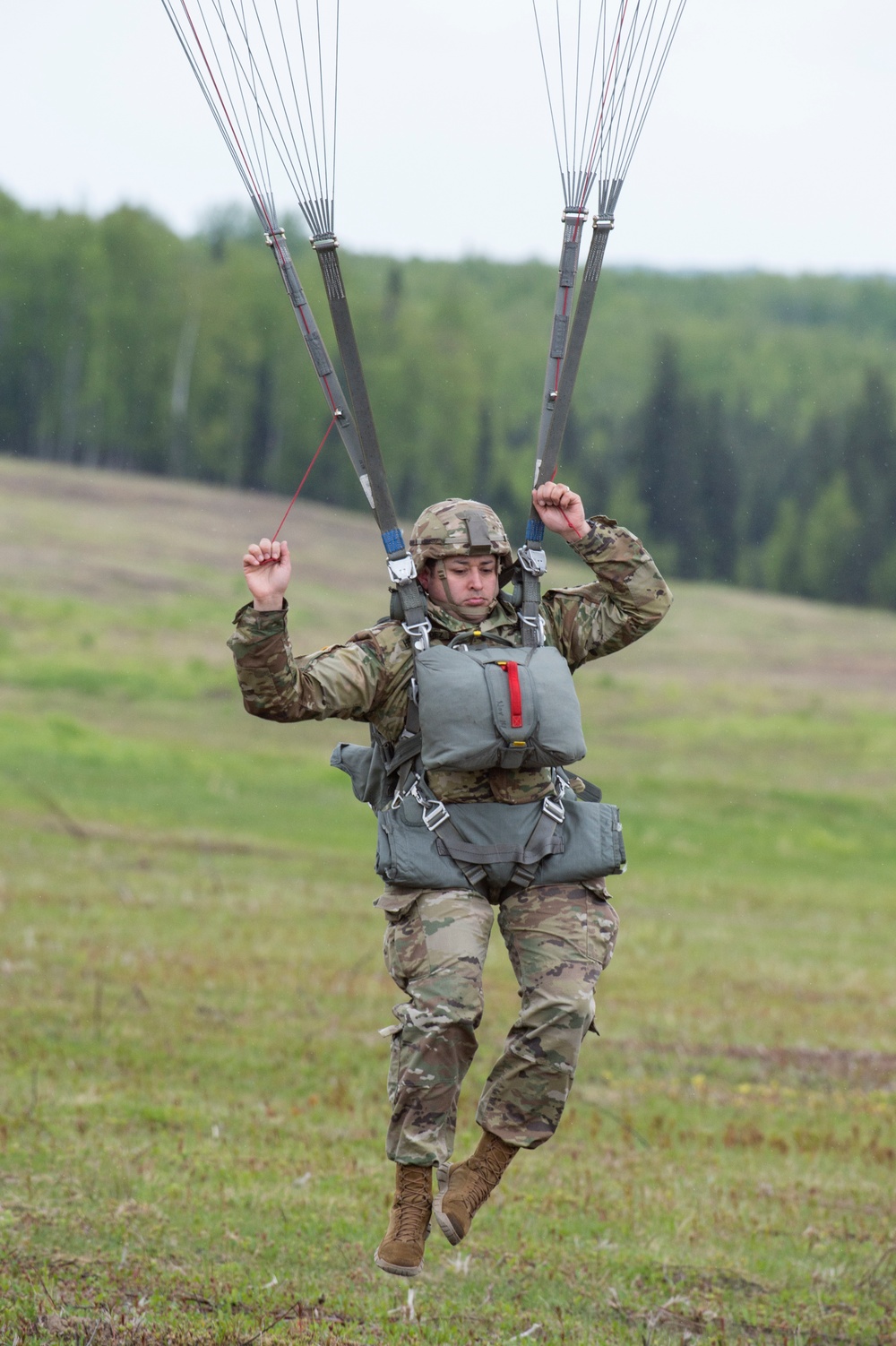 Airmen, Soldiers and Guardsmen conduct airborne training at JBER